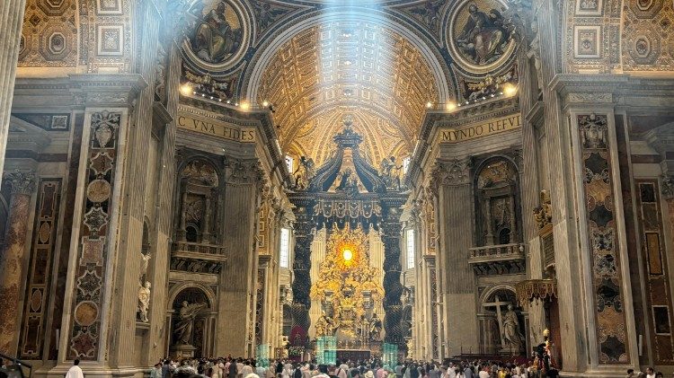Bazylika Watykańska jest wyjątkową świątynią, którą warto odwiedzić nie tylko w Roku Świętym