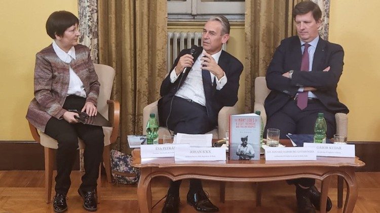 Nagy Töhötöm életéről szóló kötet bemutatója a Római Magyar Akadémián 2023. november 20-án.jpg