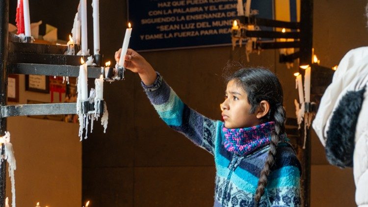 Virgen del Carmen congregó a miles en el Templo Votivo de Maipú 