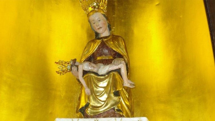 கொர்னபூசா அன்னை மரியா 