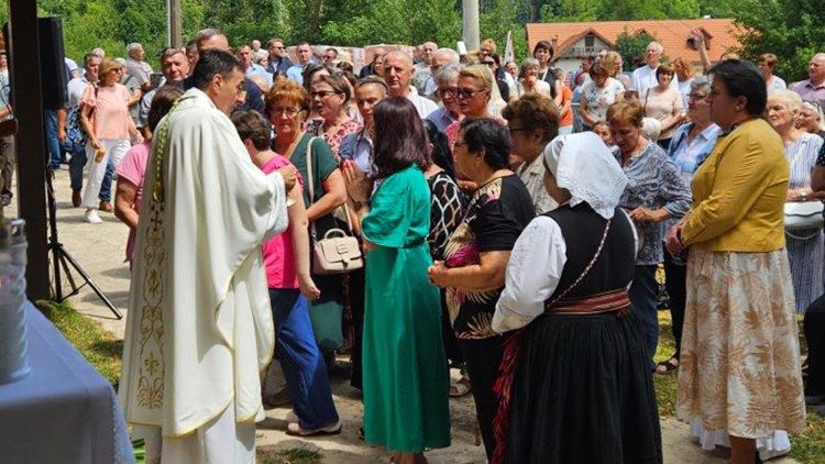 Gospićko-senjski biskup Marko Medo na Gospu Karmelsku u Kuterevu (Foto: GS biskupija)
