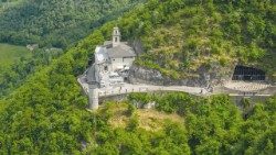 கொர்னபூசா அன்னை மரியா திருத்தலம் 