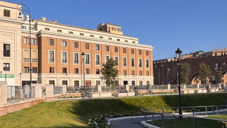 വത്തിക്കാൻ റേഡിയോ ഉൾപ്പെടെയുള്ള പ്രസ്ഥാനങ്ങൾ ഉൾക്കൊള്ളുന്ന ഡികാസ്റ്ററി കേന്ദ്രം