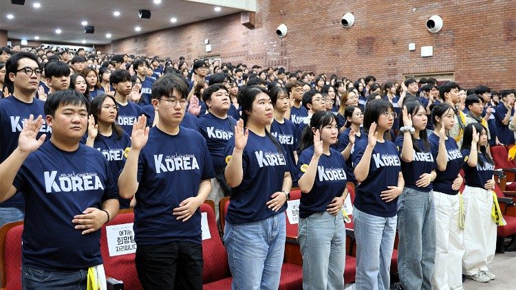 The young Catholics at the send-off event