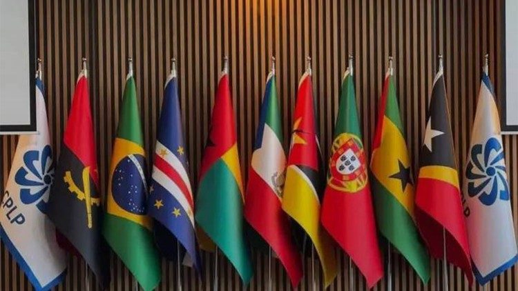 Bandeiras dos nove Países que constituem a  CPLP