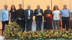 Ռաֆայէլ Պետորս ԻԱ Կաթողիկոս Պատրիարքը,  Մշակոյթի Նախարար Ղասսան Սալամ