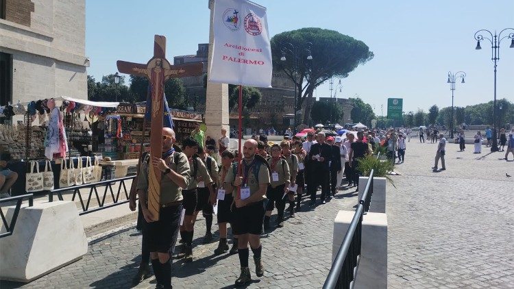 Pellegrini dell'Arcidiocesi di Palermo in cammino verso la Porta Santa della Basilica Vaticana 