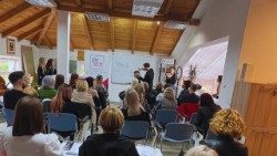 Ukrajinski frizeri pomažu kroz besplatna šišanja i edukaciju 