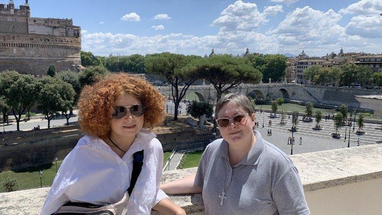 Евгения Шадрина-Шестакова и с. Татьяна Авдокушина на Радио Ватикана