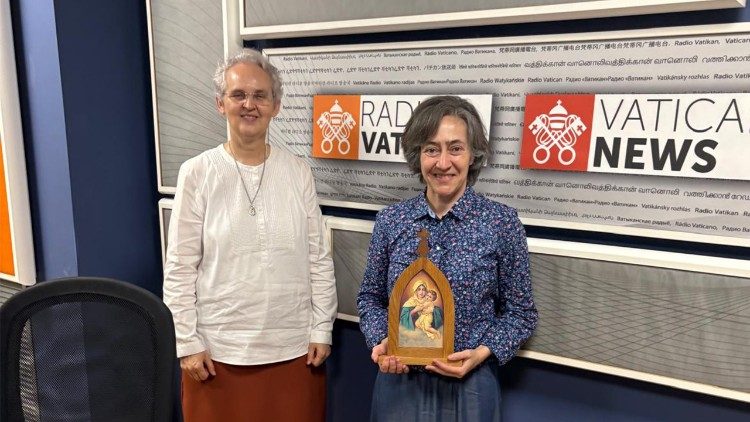 Irmãs Clades Maria e Maria Júlia : o trabalho em Roma e na Itália