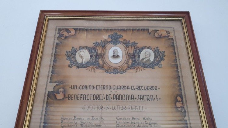 Emléktábla Luttor Ferenc örökségéről