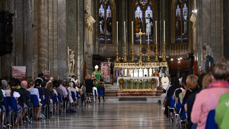 Trumna z ciałem bł. Pier Giorgia Frassatiego w Rzymie