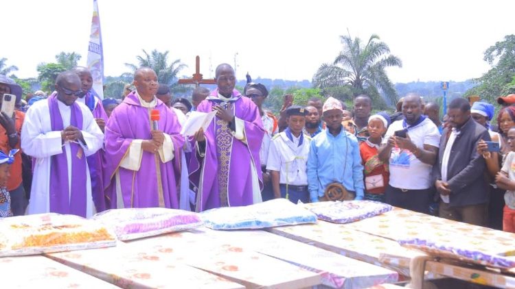 DR Konga: pogrzeb ofiar masakry