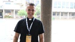 ks. Rafał Główczyński znany jako Ksiądz z Osiedla