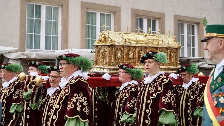 Der Schrein mit den Reliquien