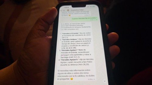 "Felipe": la inteligencia artificial católica llega a WhatsApp
