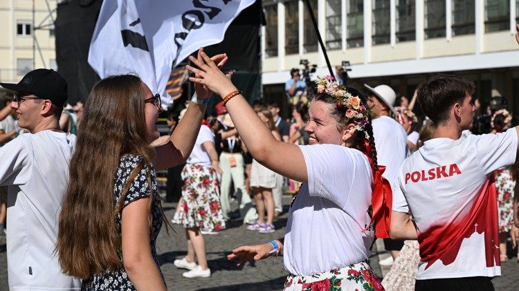 Na przełomie lipca i sierpnia wielu młodych Polaków uczestniczyło w Jubileuszu Młodych. 23 listopada obchodzą 40. Światowy Dzień Młodzieży