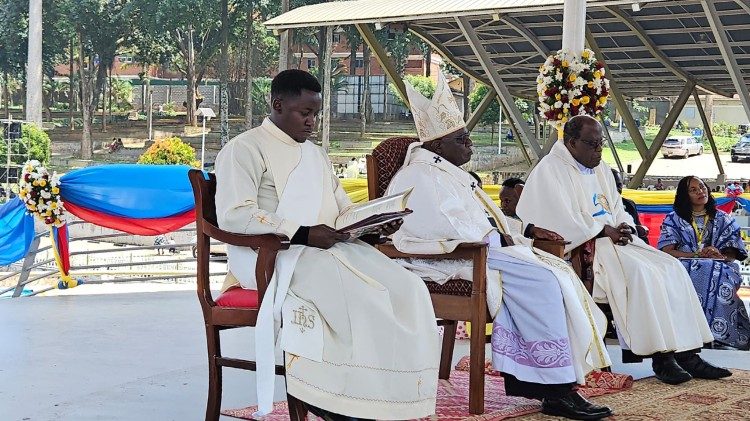 Askofu mkuu Paul Ssemogerere wa Jimbo kuu la Kampala, Uganda