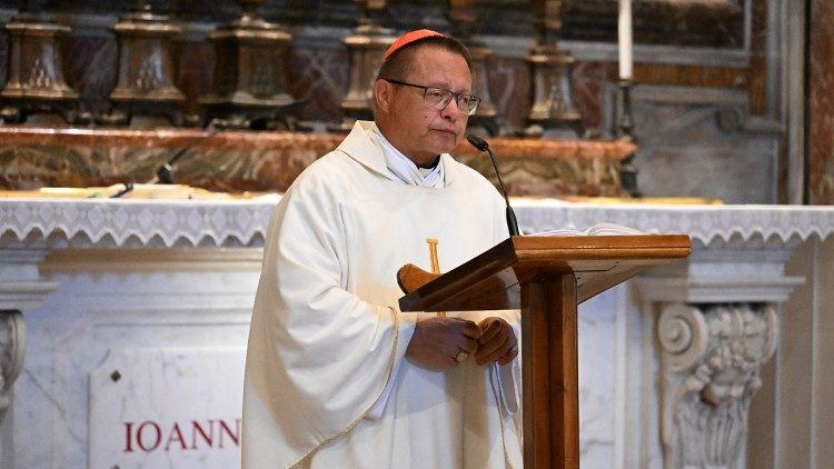 Kard. Grzegorz Ryś przewodniczący Mszy św. przy grobie św. Jana Pawła II