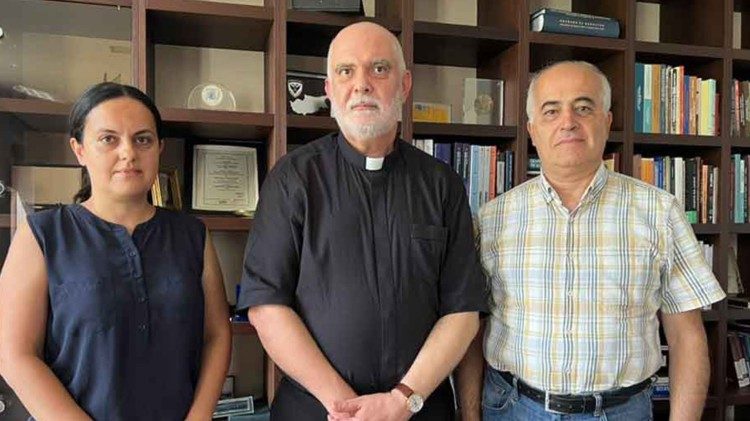 2025.07.31 Rev P. Ohanian e i responsabili del museo del genocidio