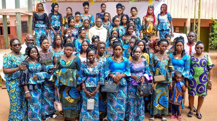 Photo-de-famille-Caritas-Abomey-Benin