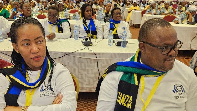 Wajumbe wakifuatilia mada wakati zinawasilishwa