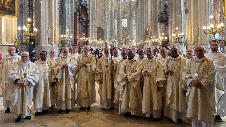 Sacerdotes de la familia vicentina o “lazaristas” celebran sus 400 años de existencia en la iglesia de San Eustaquio de París