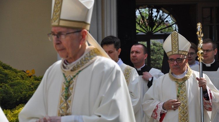 Ingres abp. Zielińskiego do archikatedry poznańskiej. Fot. Eliza Hajdenrajch/Radio Poznań