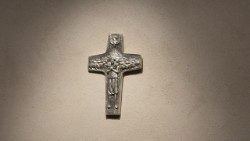 Túmulo do Papa Francisco - Cruz