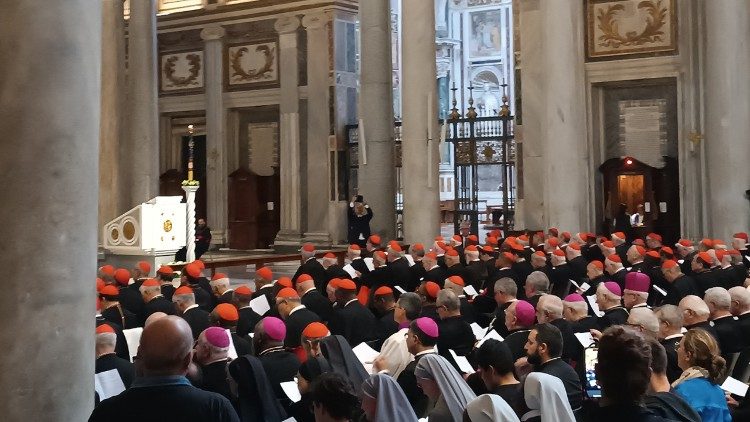 Imádkozó bíborosok