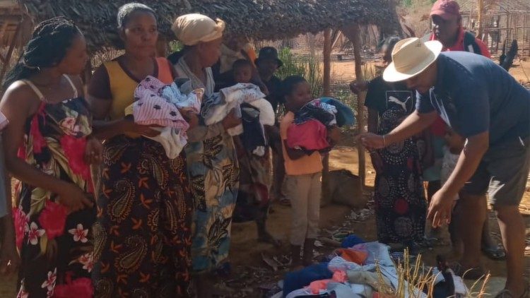 2025.05.03 Il cammino solidale a NosyBe in Madagascar