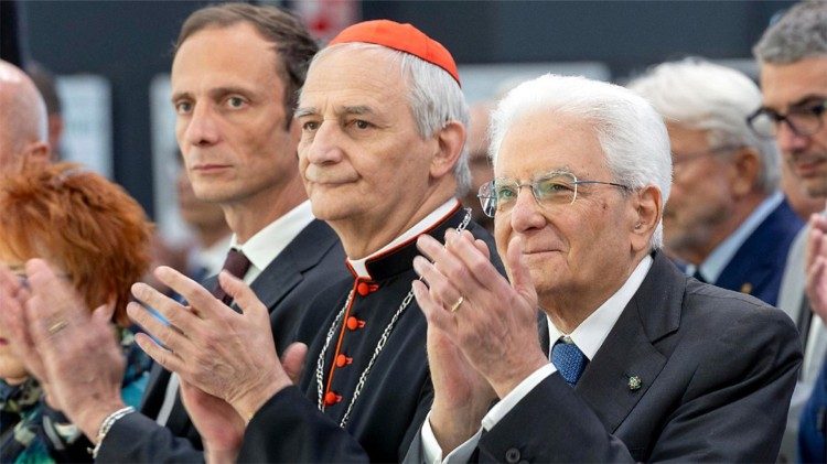 Il cardinale Matteo Zuppi, presidente della CEI e il presidente della Repubblica italiana Sergio Mattarella
