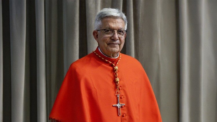 പരഗ്വായിലെ അസുൻസിയോൻ അതിരൂപതയുടെ ആർച്ച്ബിഷപ്പ് കർദ്ദിനാൾ അദാൽബർത്തൊ മർത്തീനെസ് ഫ്ലോറെസ് 