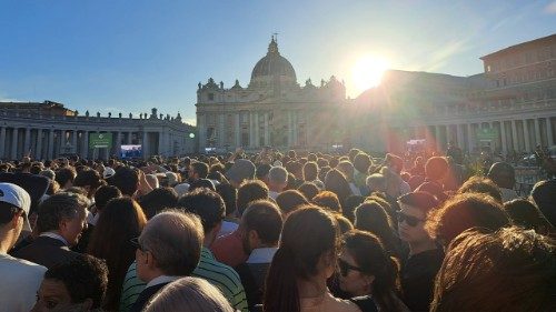 Gratulace cel&eacute;ho světa papeži Lvu XIV.: Jeho slova přin&aacute;šej&iacute; naději