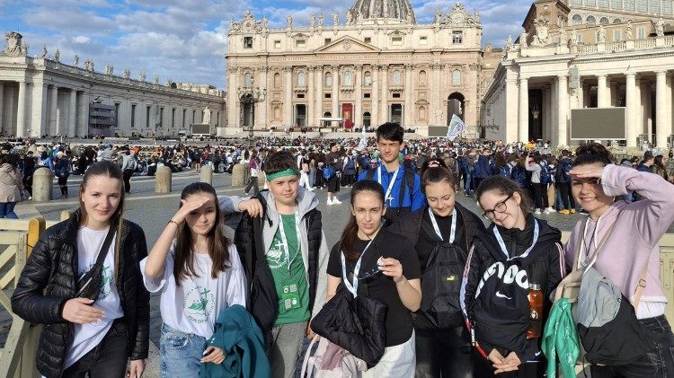 Юношите поклоници от Никополската епархия