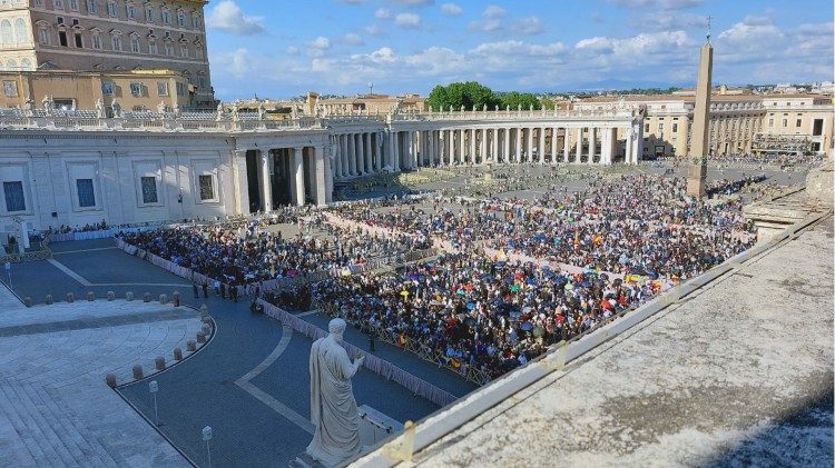 2025.05.08 Piazza San Pietro nell'attesa per un nuovo papa