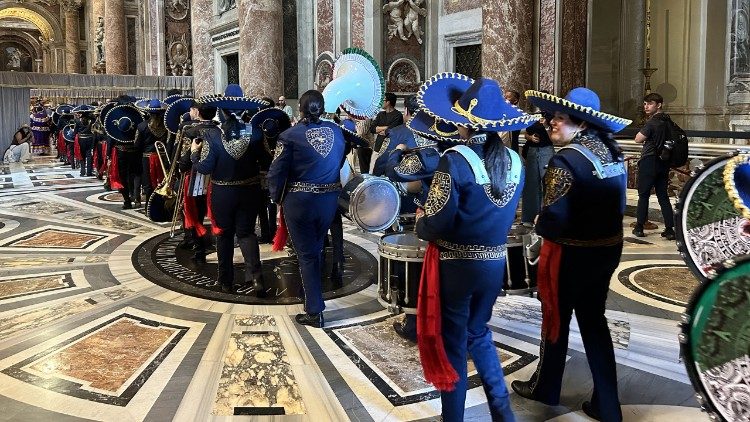 2025.05.10 Jubileul fanfarelor și spectacolului popular.