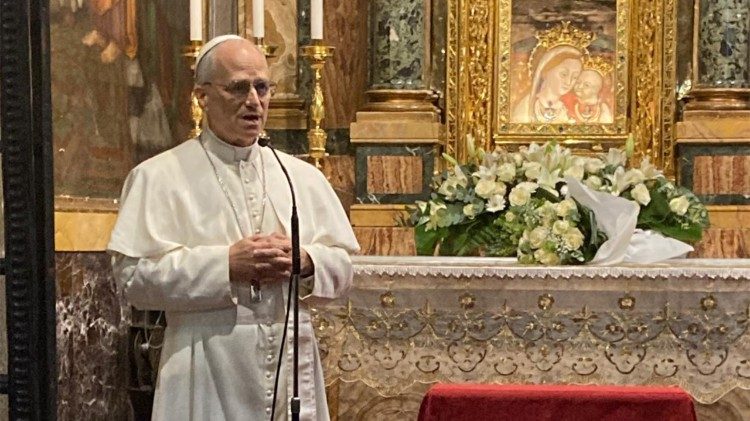 Ojciec Święty Leon XIV podczas wizyty w sankturaium Matki Bożej Dobrej Rady w Genazzano