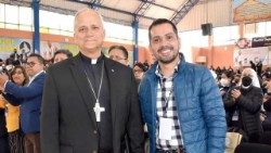 Santo Padre León XIV y el secretario general de la CIEC, Oscar A. Pérez Sayago 