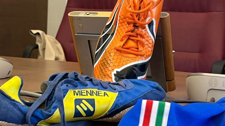 Scarpette e maglia di Pietro Mennea