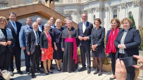 D: Kirchenvertreter suchen gemeinsame Wege