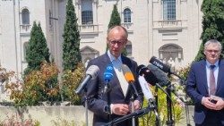 2025.05.18 Conferenza Stampa dopo messa inizio pontificato Leo XIV, Bundeskanzler Merz e delegazione 