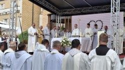 Nadbiskup Dražen Kutleša predvodio misu o 100. obljetnici Samostana sv. Terezije od Malog Isusa u Zagrebu