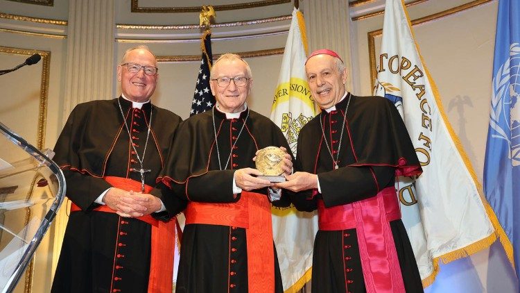 2025.05.20 Il cardinale Parolin riceve il Paith to Peace Foundation Award 2025