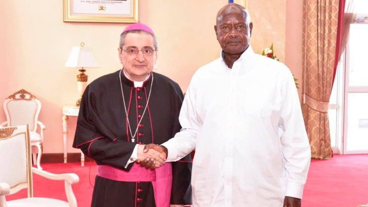 Msgr. Luigi Bianco je bil 4. februarja 2019 imenovan za apostolskega nuncija v Ugandi, službo pa prevzel 8. aprila 2019 v Kampali.