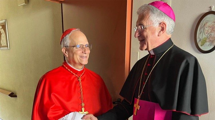 Em 2024, o então cardeal Prevost com dom Renato Boccardo em Cássia