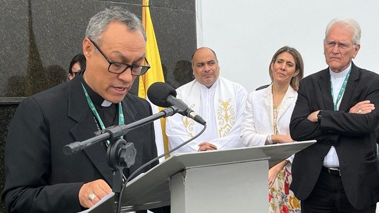 Monsignor Lizardo Estrada Herrera, segretario generale del CELAM