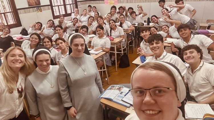 Сестри василіянки  Мартина, Тимотея та Катерина в одній із шкіл Аргентини