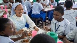 Marijos seserys Dar es Salame