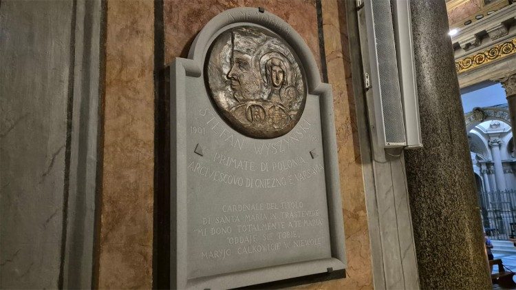 Tablica pamiątkowa w bazylice Matki Bożej na Zatybrzu